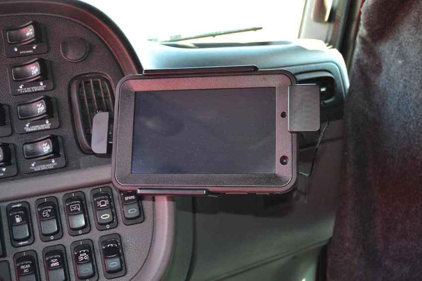 Peterbilt 3 Series Commercial Mount - Image 3