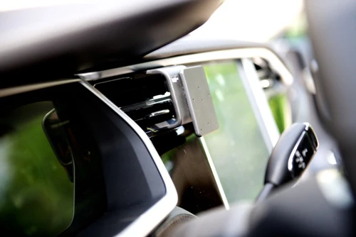 Center Dash Mount for Tesla Model X - Image 2