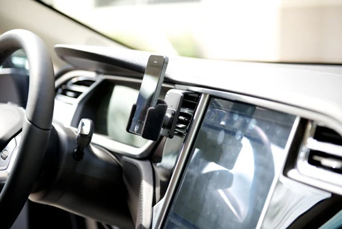 Center Dash Mount for Tesla Model X - Image 4