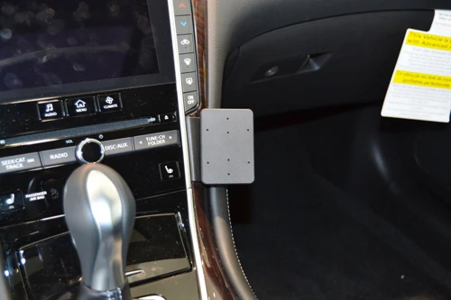 Angled Dash Mount for Infiniti Q60