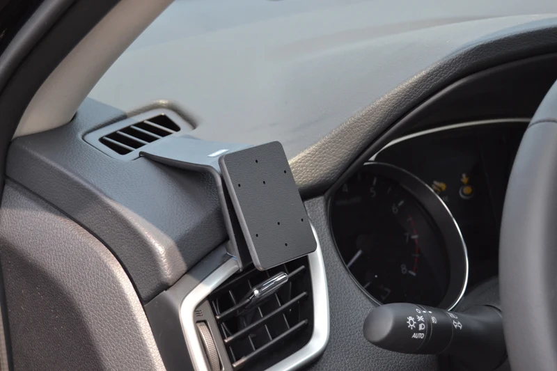 Left Dash Mount for Nissan Qashqai, Rogue, X-Trail - Image 3