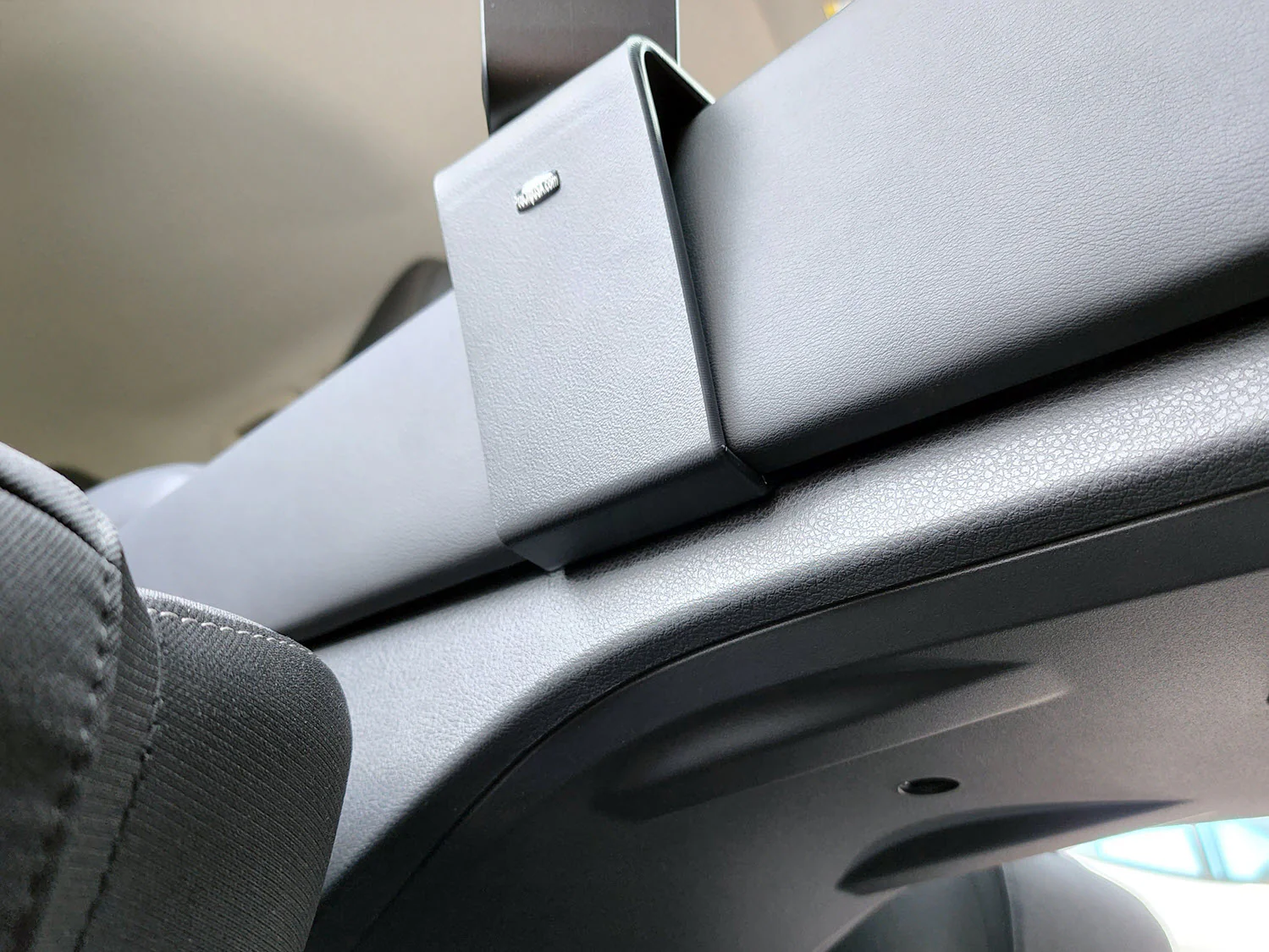 Right Console Mount for Nissan Pathfinder - Image 6