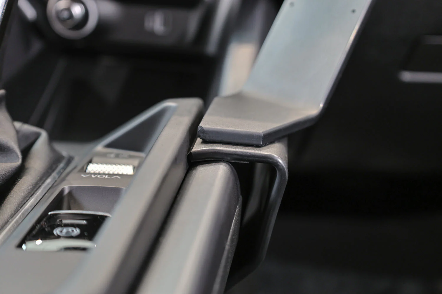 Right Console Mount for Dodge Hornet - Image 2