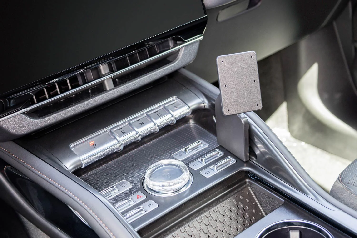 Lincoln Nautilus Console Mount