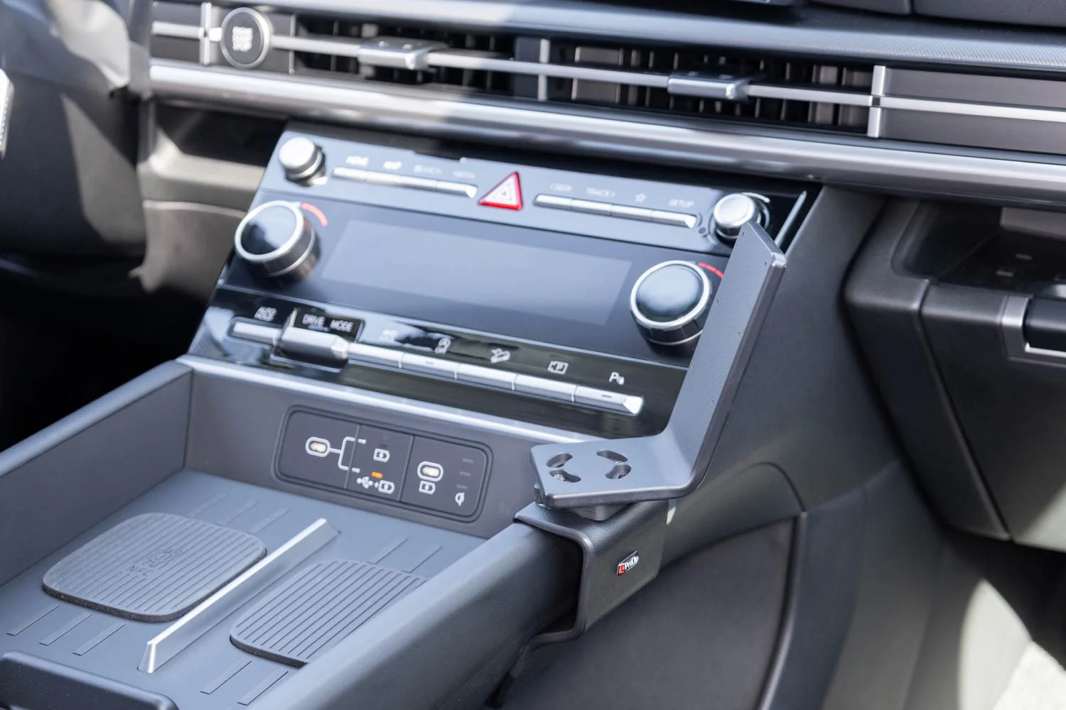Hyundai Santa Fe Console Mount - Image 2
