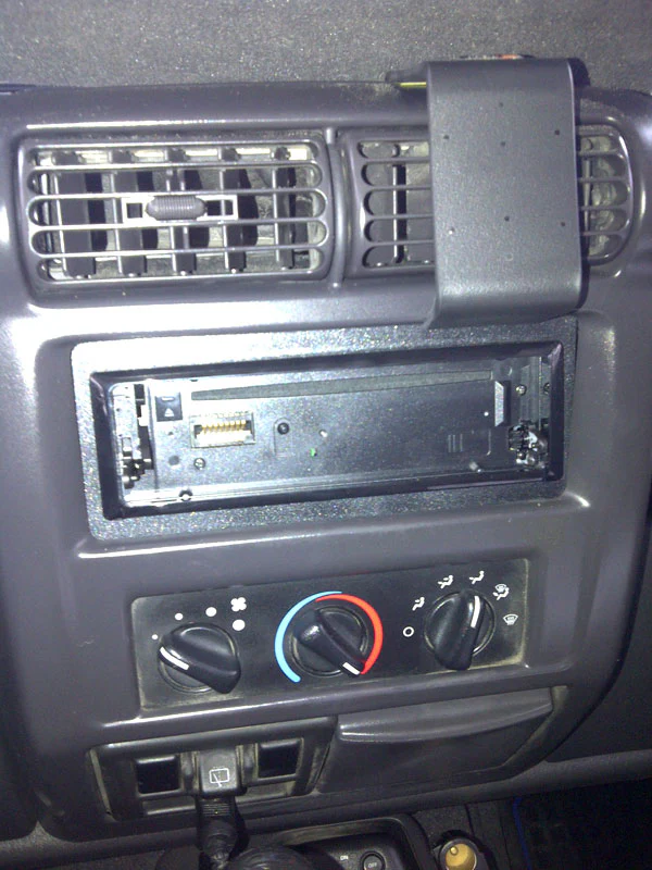 Center Dash Mount for Jeep Sahara, Wrangler - Image 3