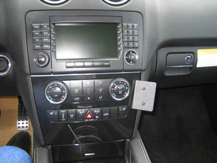 Angled Dash Mount for Mercedes Benz M-Class/ML