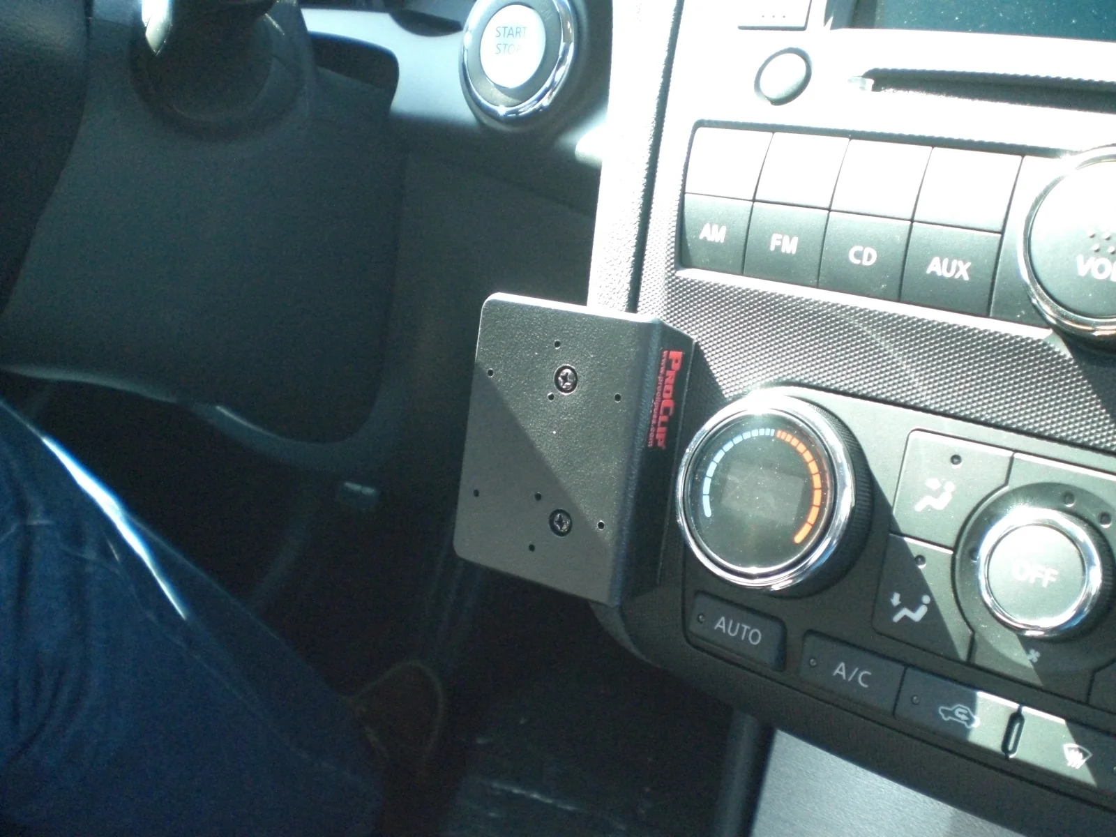 Center Dash Mount for Nissan Altima - Image 3