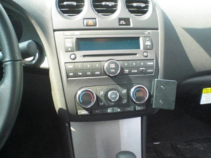Angled Dash Mount for Nissan Altima - Image 3