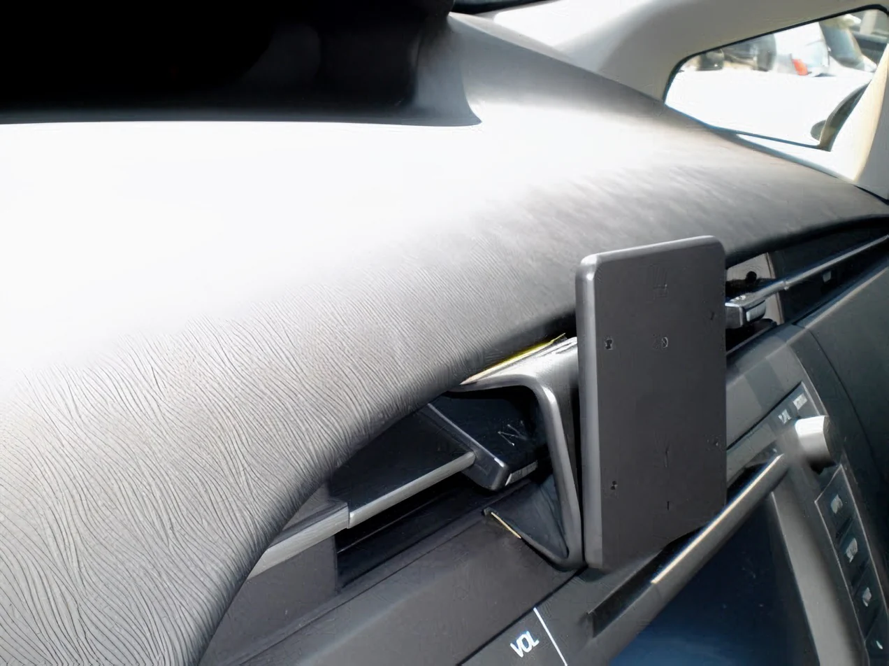 Center Dash Mount for Toyota Prius, Prius Plug-in - Image 3