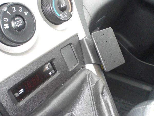 Angled Dash Mount for Pontiac Vibe, Toyota Matrix - Image 2