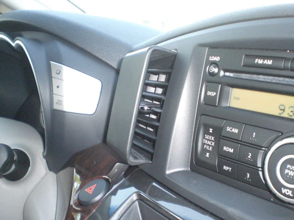 Center Dash Mount for Nissan Quest - Image 4