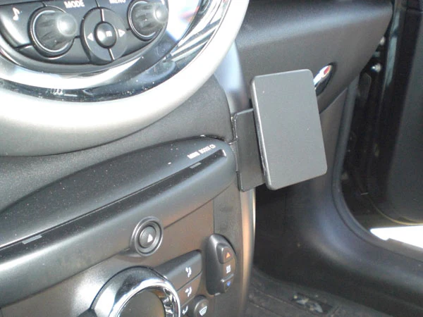 Angled Dash Mount for Mini Cooper Countryman, Paceman - Image 3