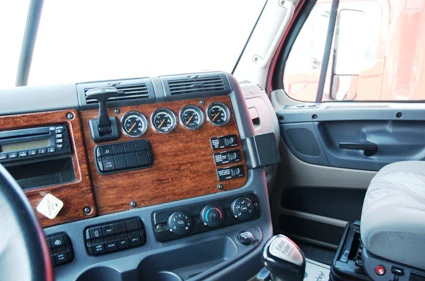 Freightliner Cascadia Angled Dash Mount - Image 2