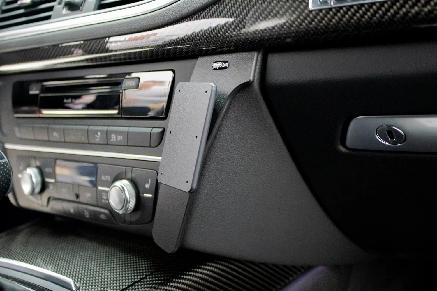 Angled Dash Mount for Audi A7, S7 - Image 2