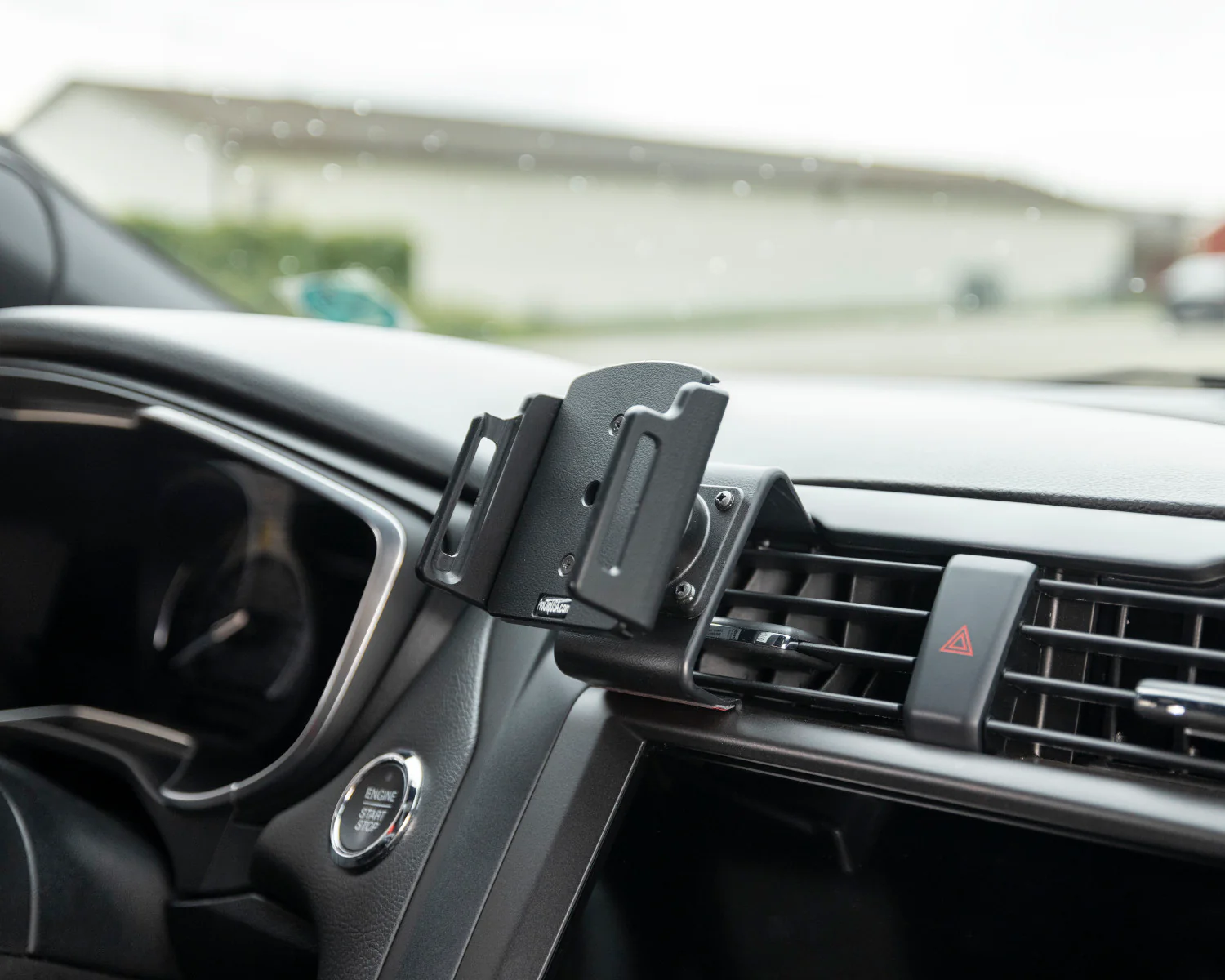 Center Dash Mount for Ford Fusion - Image 5