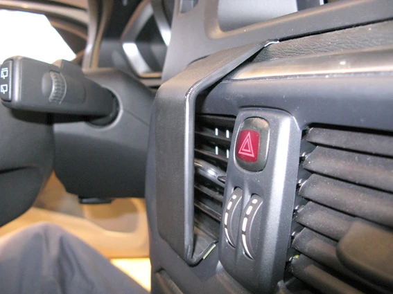 Center Dash Mount for Volvo V40 - Image 3