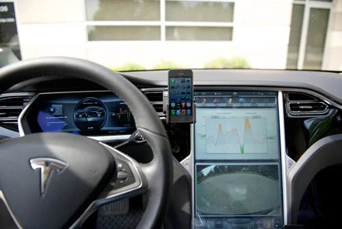 Center Dash Mount for Tesla Model S - Image 3