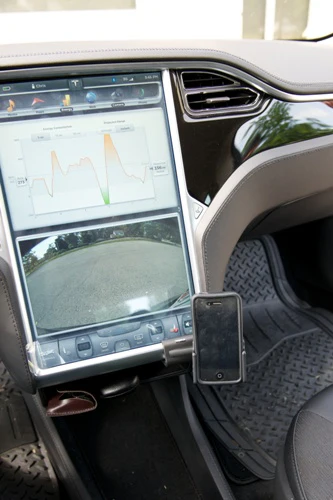 Angled Dash Mount for Tesla Model S, Model X - Image 3