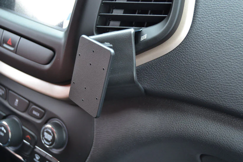 Angled Dash Mount for Jeep Cherokee - Image 3