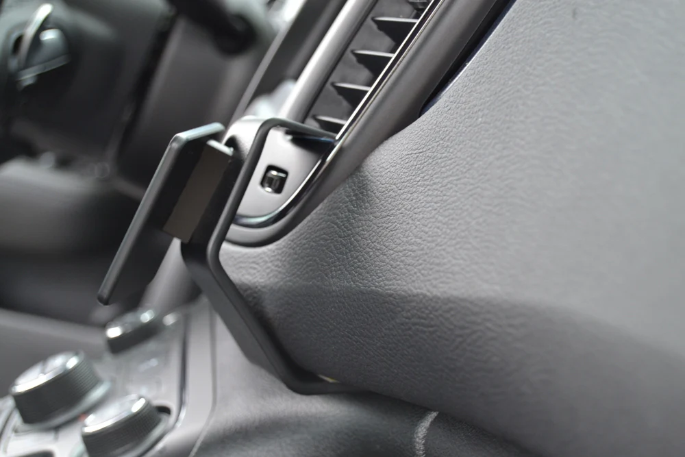 Angled Dash Mount for Chrysler 200 - Image 2