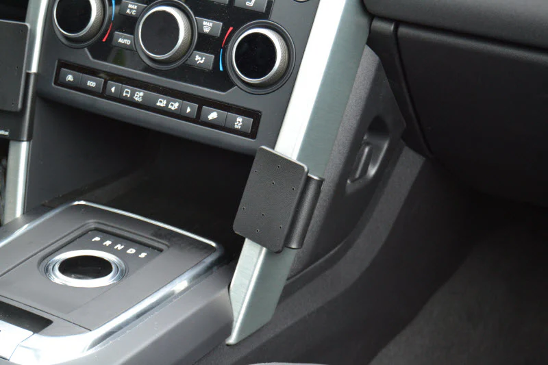 Angled Dash Mount for Land Rover Discovery Sport - Image 2