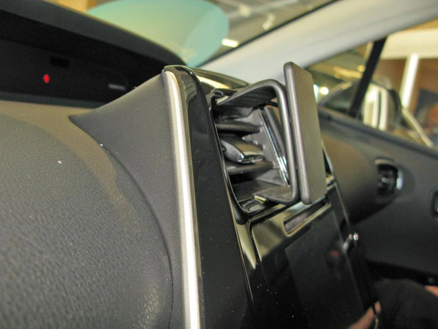 Center Dash Mount for Toyota Prius - Image 2
