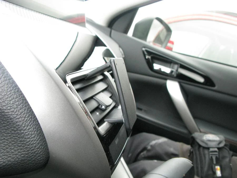 Center Dash Mount for Mitsubishi Eclipse Cross - Image 2