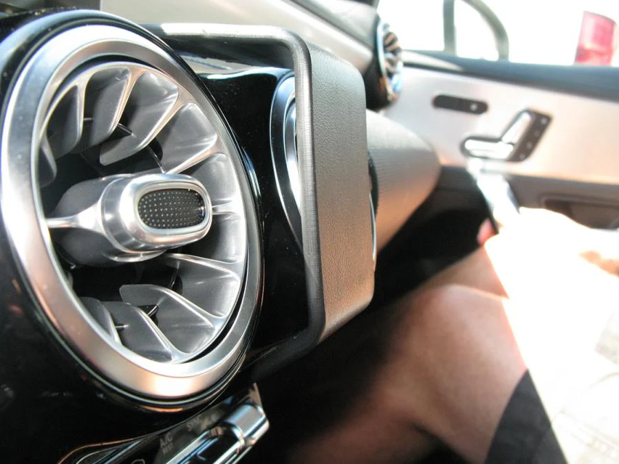 Angled Dash Mount for Mercedes Benz A/CLA-Class - Image 2