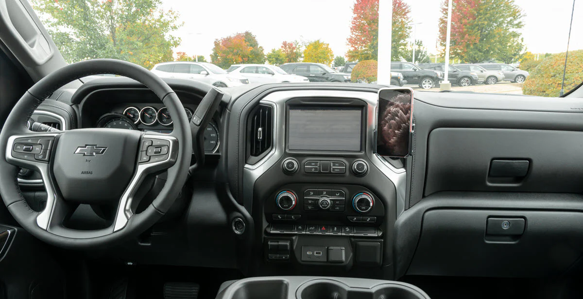 Angled Dash Mount for Select Chevy Silverado and GMC Sierra Models - Image 4