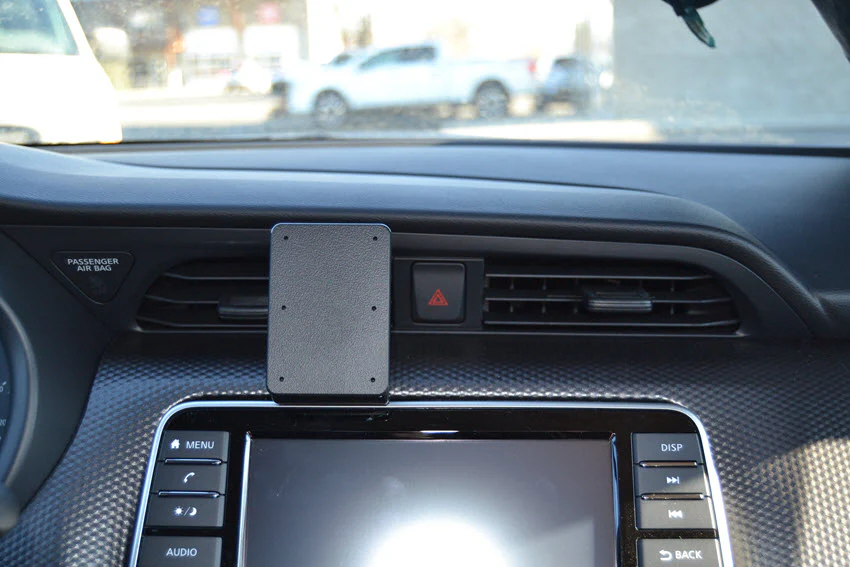 Center Dash Mount for Nissan Kicks