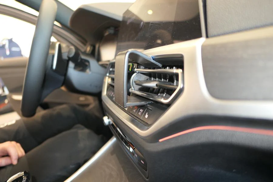 Angled Dash Mount for BMW 3-series/M3, 4-Series/M4, Z4 - Image 2