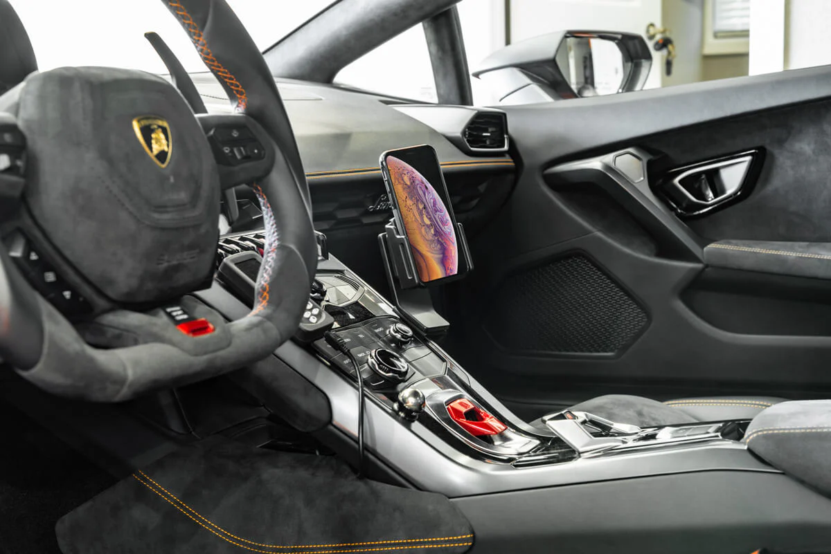 Angled Dash Mount for Lamborghini Huracan - Image 2