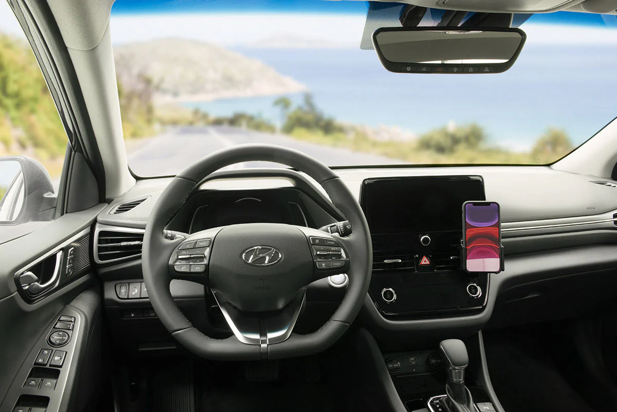 Angled Dash Mount for Hyundai Ioniq - Image 3