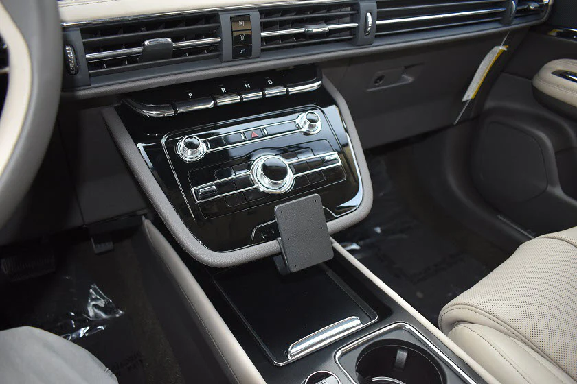 Center Dash Mount for Lincoln Corsair