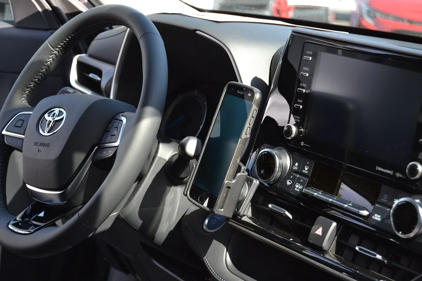 Center Dash Mount for Toyota Highlander - Image 3