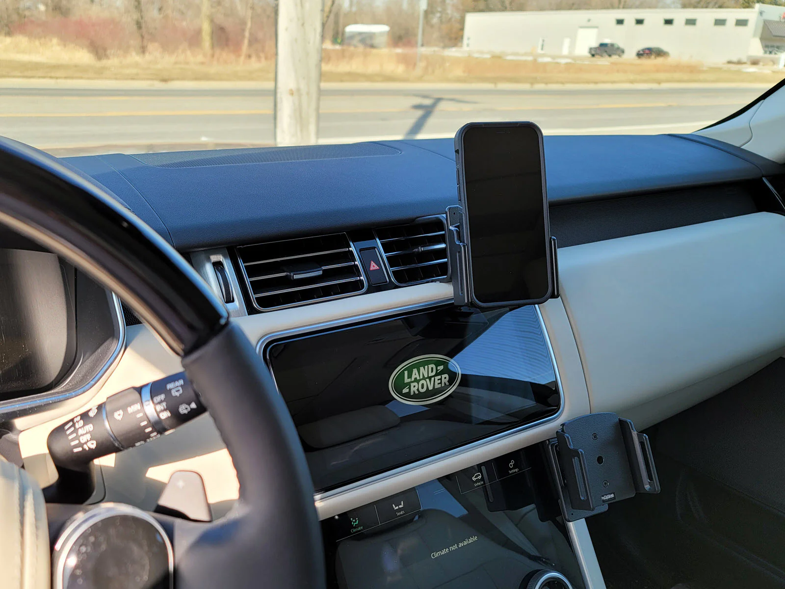 Center Dash Mount for Land Rover Range Rover - Image 4