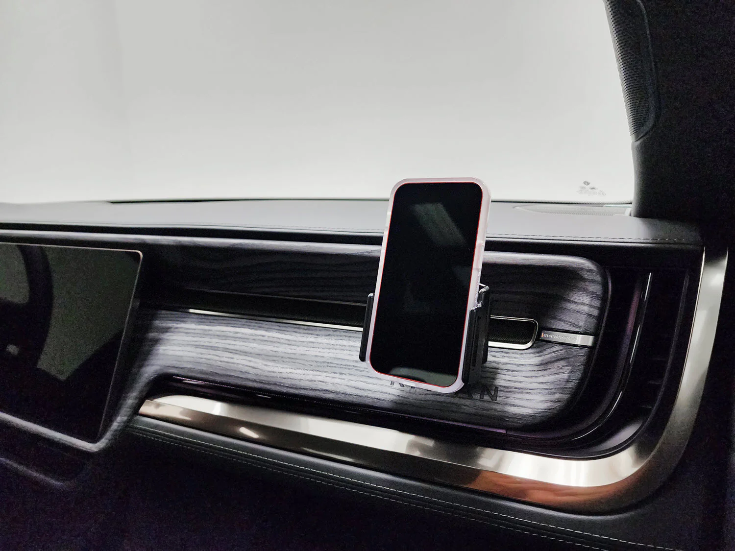 Angled Dash Mount for Rivian R1S, R1T - Image 7