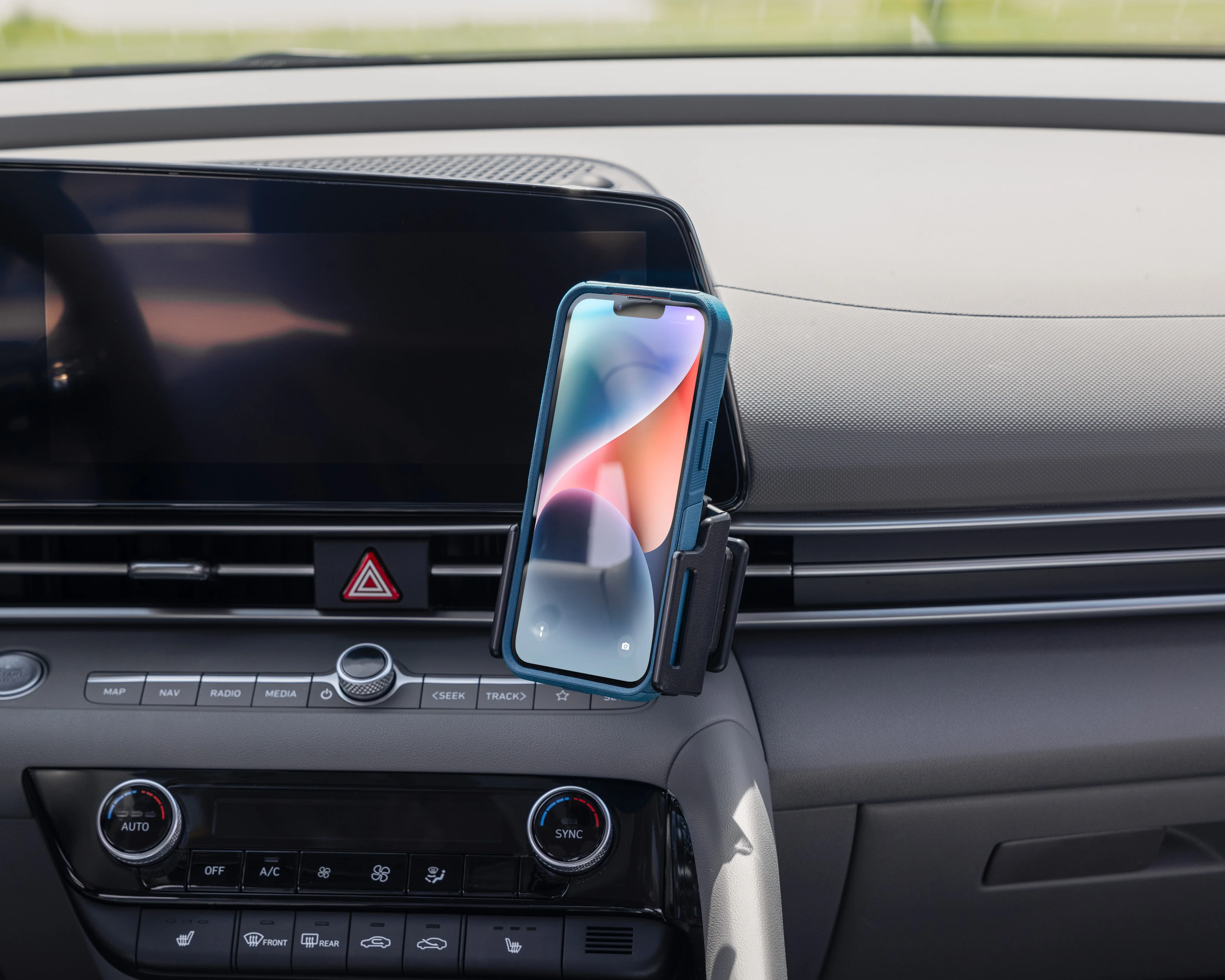 Angled Dash Mount for Hyundai Elantra - Image 3