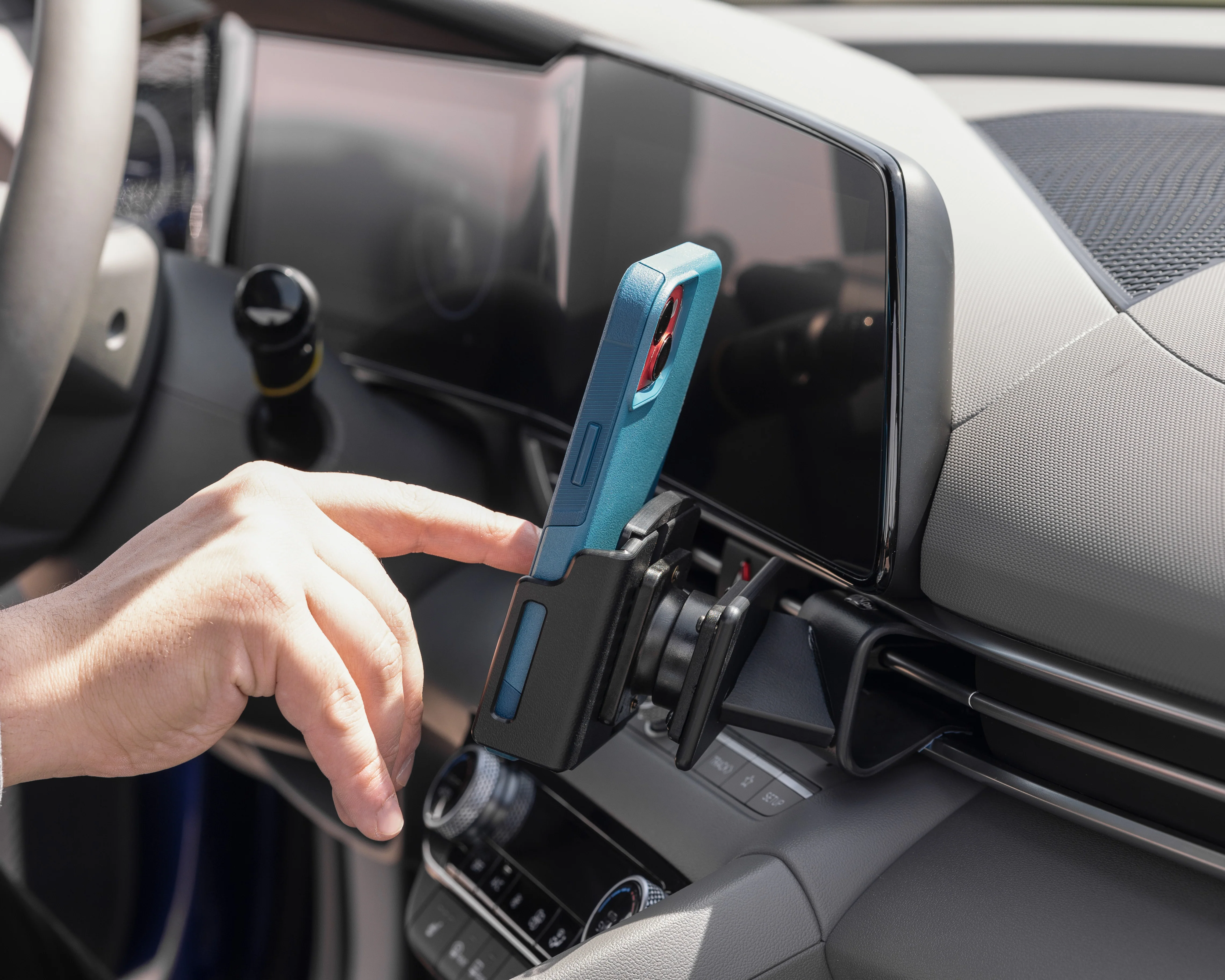 Angled Dash Mount for Hyundai Elantra - Image 4