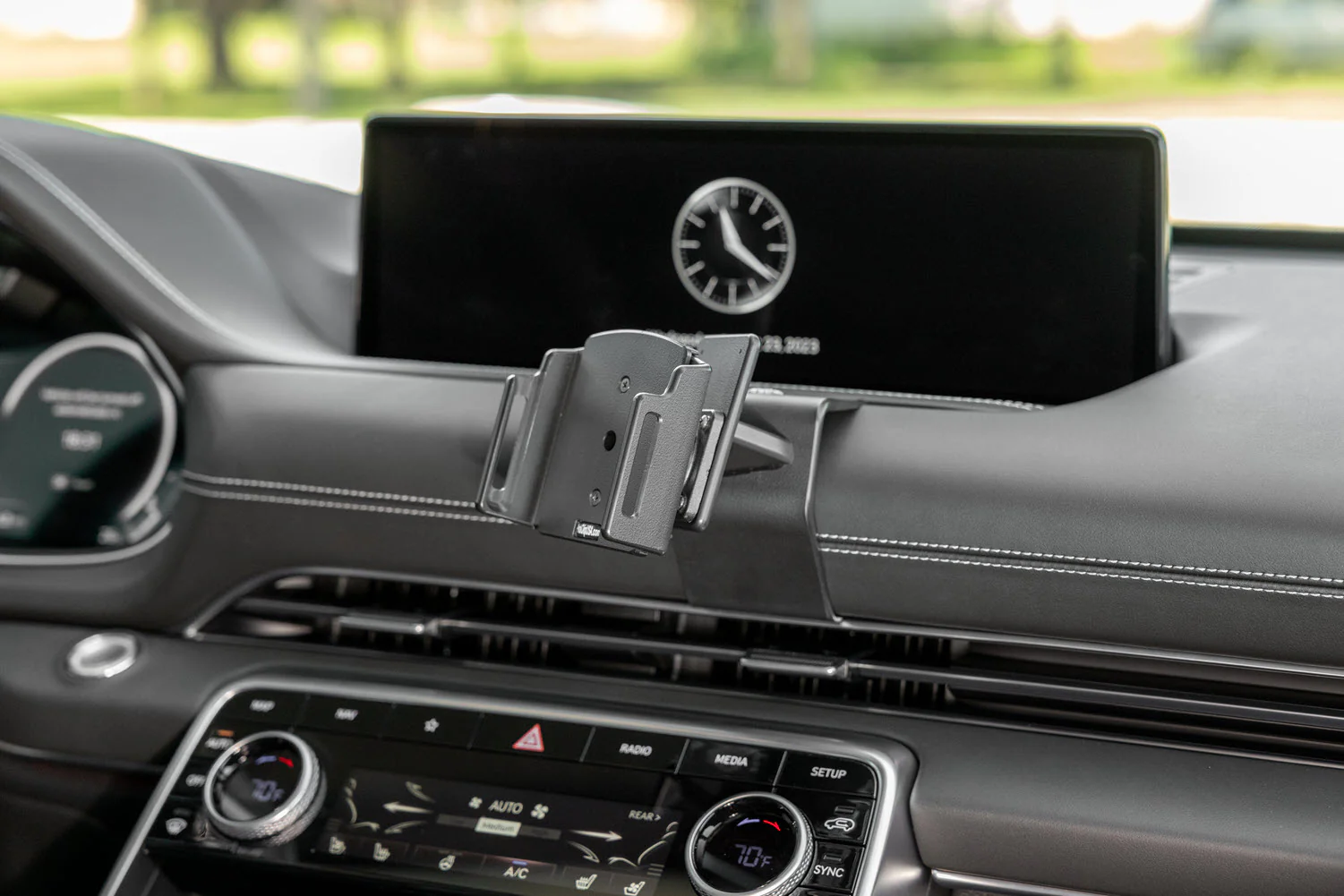 Angled Dash Mount for Genesis GV80 - Image 5