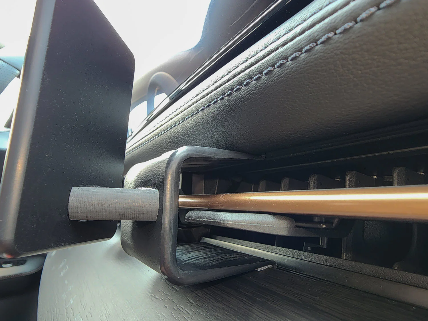Angled Dash Mount for Nissan ARIYA - Image 3
