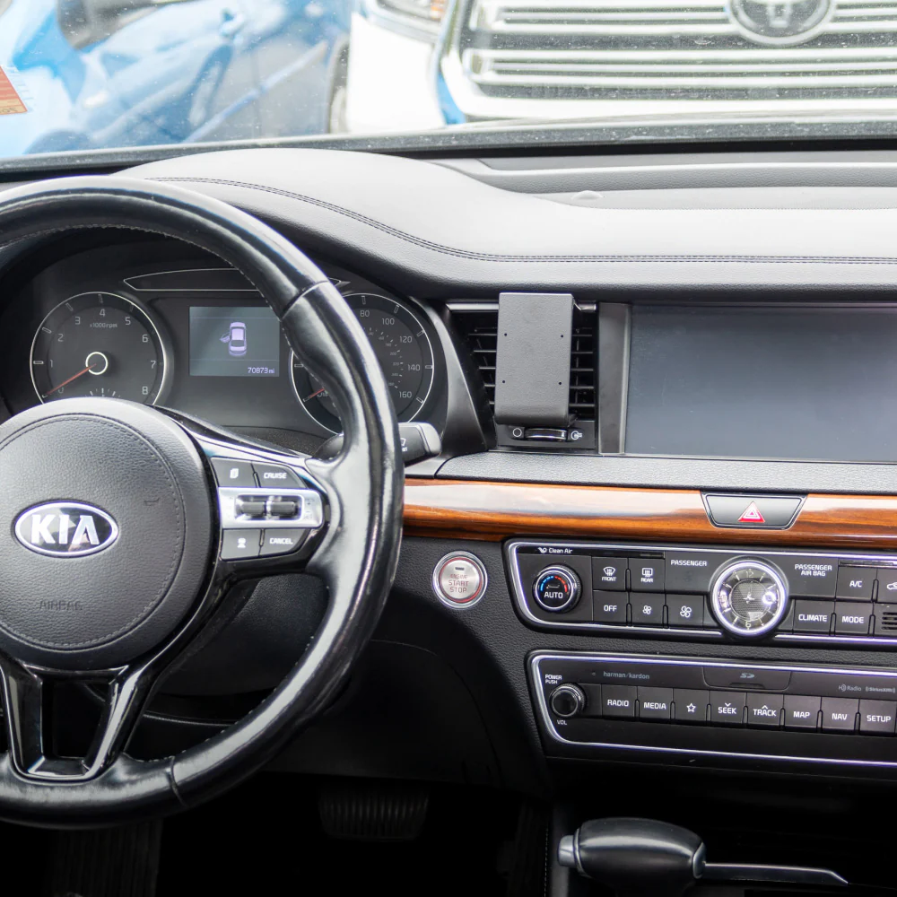 KIA Cadenza Center Dash Mount - Image 2