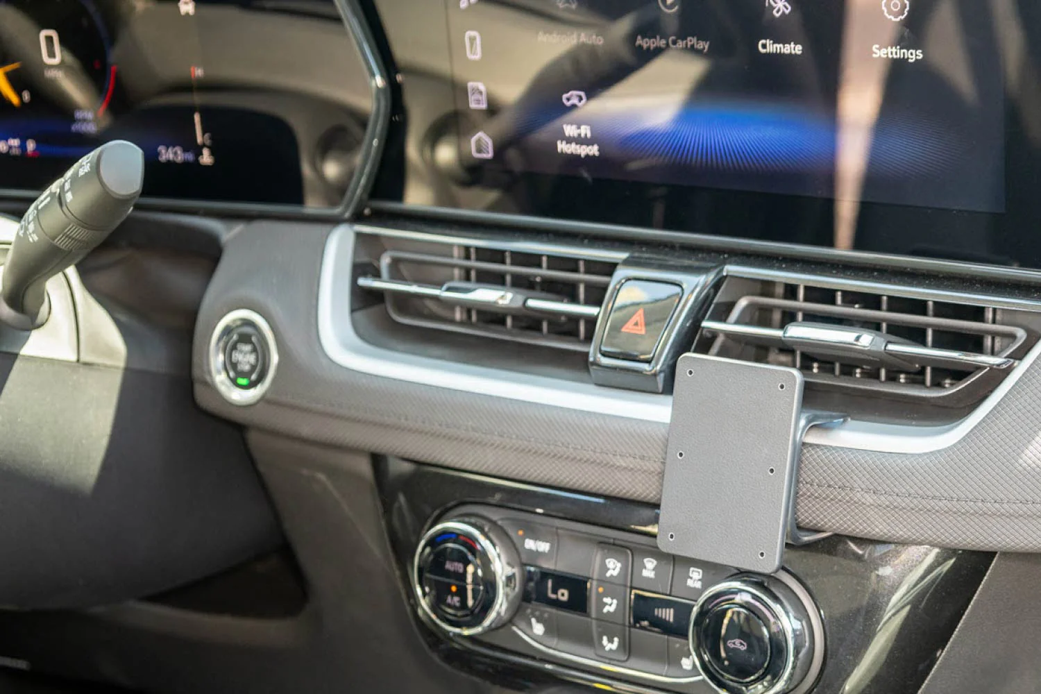 Chevrolet Trailblazer Center Dash Mount - Image 2