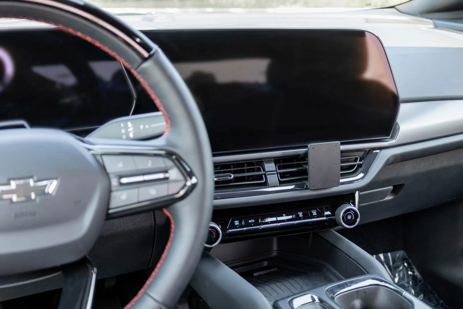 Chevrolet Equinox EV Center Dash Mount - Image 2