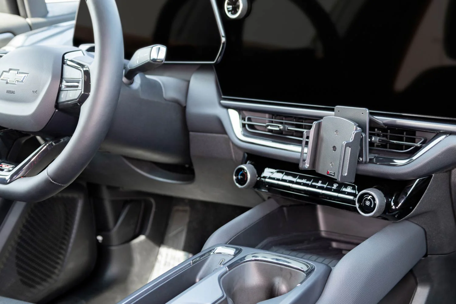 Chevrolet Equinox EV Center Dash Mount - Image 8
