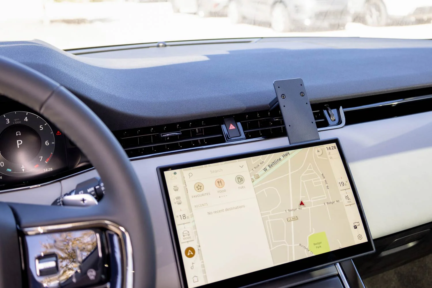 Range Rover Evoque Center Dash Mount - Image 2