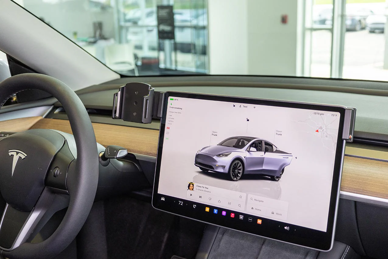 Center Screen Mount for Tesla Model Y (Juniper Refresh) - Image 3