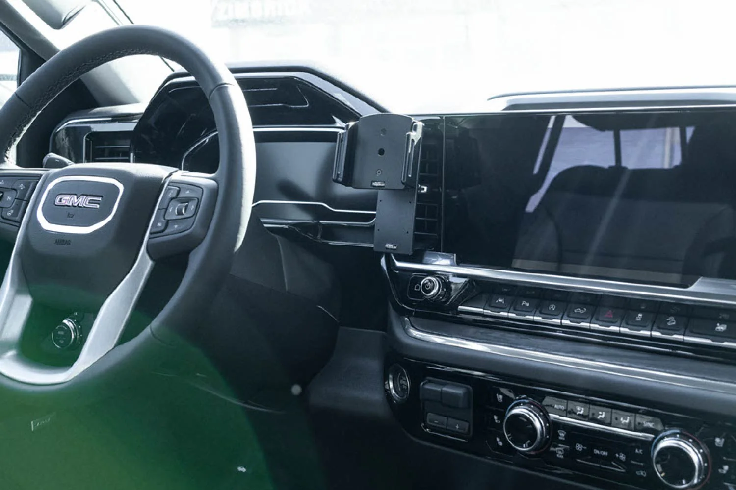 Center Dash Mount for Chevrolet Silverado and GMC Sierra - Image 5