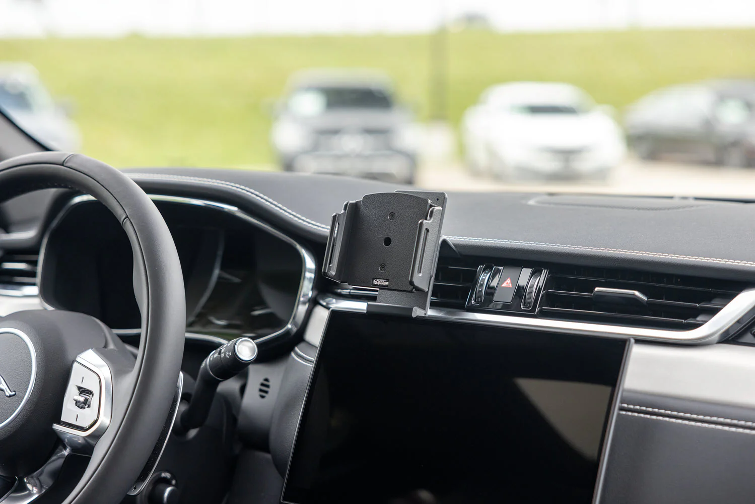 Jaguar F-Pace Center Dash Mount - Image 5